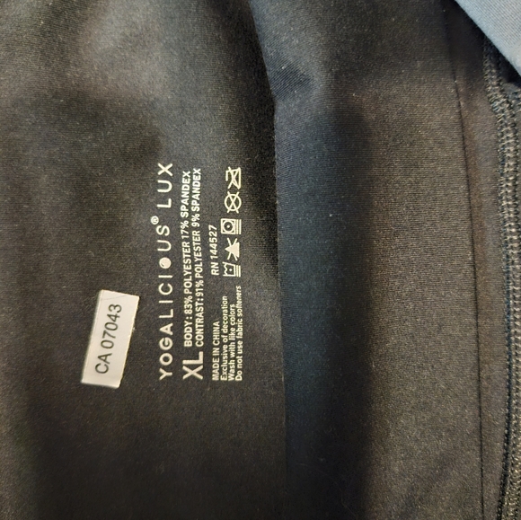 4 for $25 Yogalicious lux shorts extra large 4 total New without tag. - Picture 5 of 5